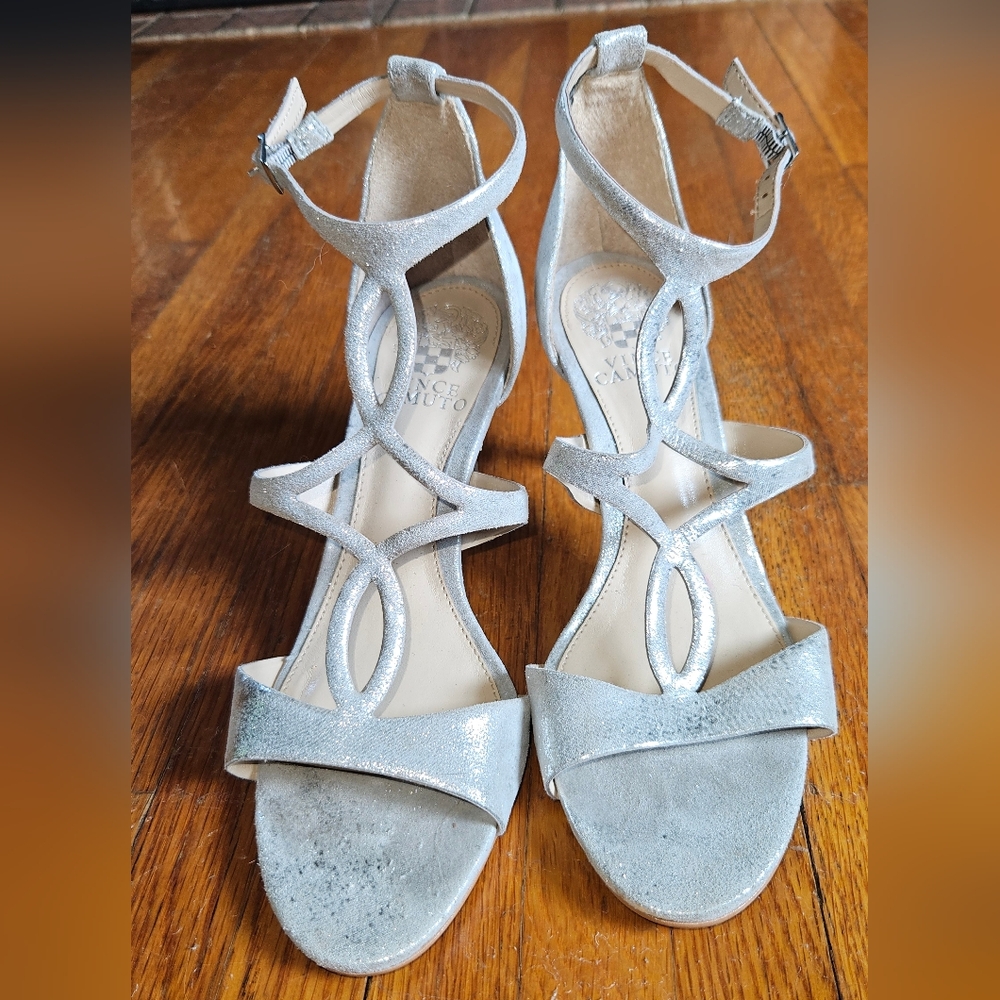 Vince Camuto light silver kitten heels Size 7
